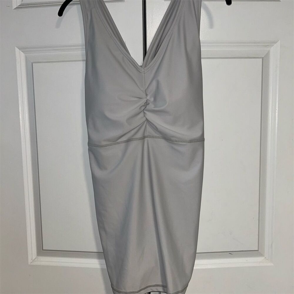UV Skinz Women's 2XL Gray Sleeveless Ruched Knee Length Dress
